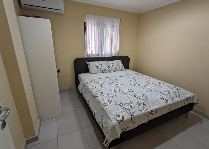 9 - 1b Apartman Tirana